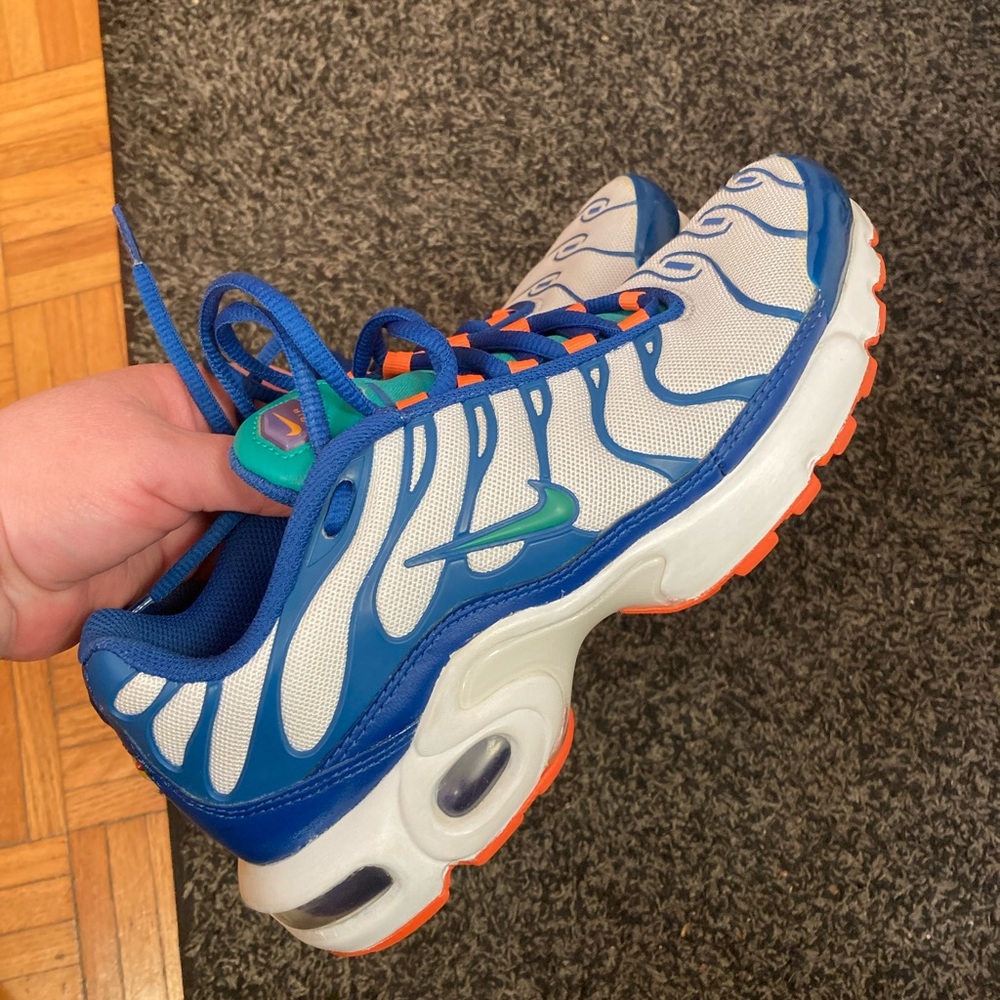 Nike Air Max Plus women’s 8( boys 6.5)